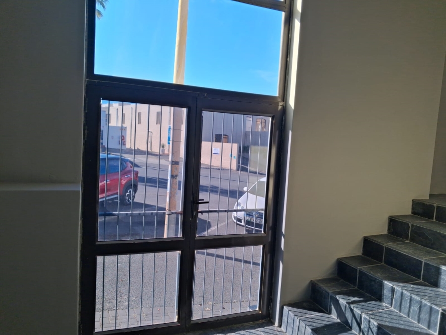 To Let Commercial Property for Rent in Quigney Eastern Cape